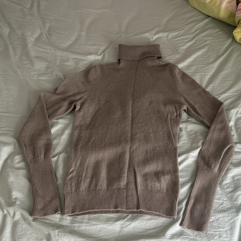 Naadam Cashmere Turtleneck in XS, Moss green
